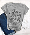 Be Strong and Courageous Christian T-Shirt Religious Clothing Bible Verse Vintage Tee Stylish Slogan Graphic Tops Jesus Outfits