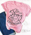 Be Strong and Courageous Christian T-Shirt Religious Clothing Bible Verse Vintage Tee Stylish Slogan Graphic Tops Jesus Outfits